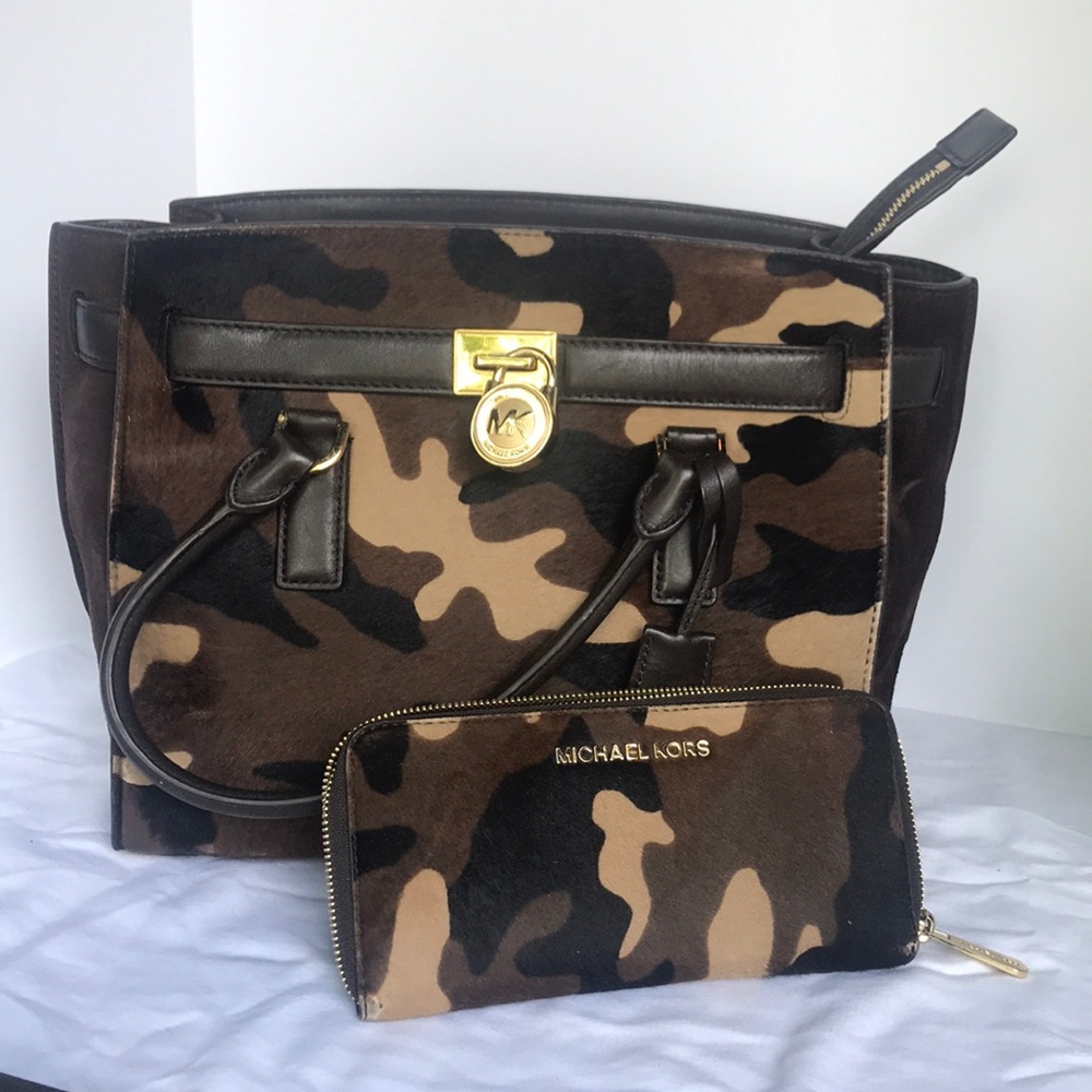 Micheal Kors Hamilton bag with wallet